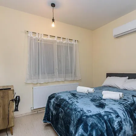 Lejlighed Aprosmeno Jacuzzi House 2