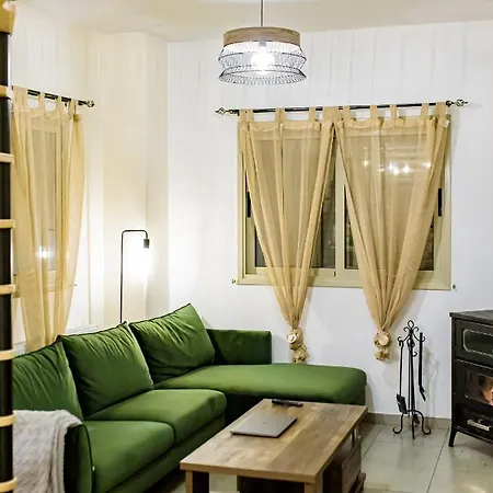 Aprosmeno Jacuzzi House 2