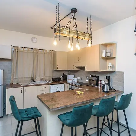 Aprosmeno Jacuzzi House 2 公寓 阿格罗斯