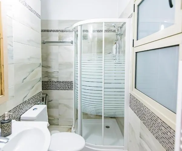 Lägenhet Aprosmeno Jacuzzi House 2