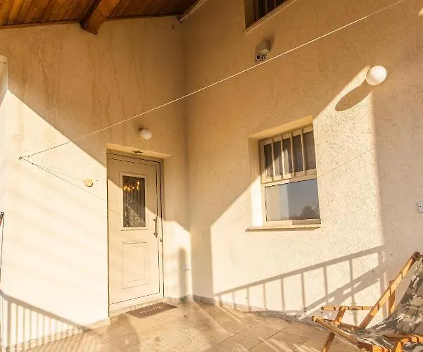 Aprosmeno Jacuzzi House 2 * Агрос