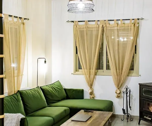 Aprosmeno Jacuzzi House 2